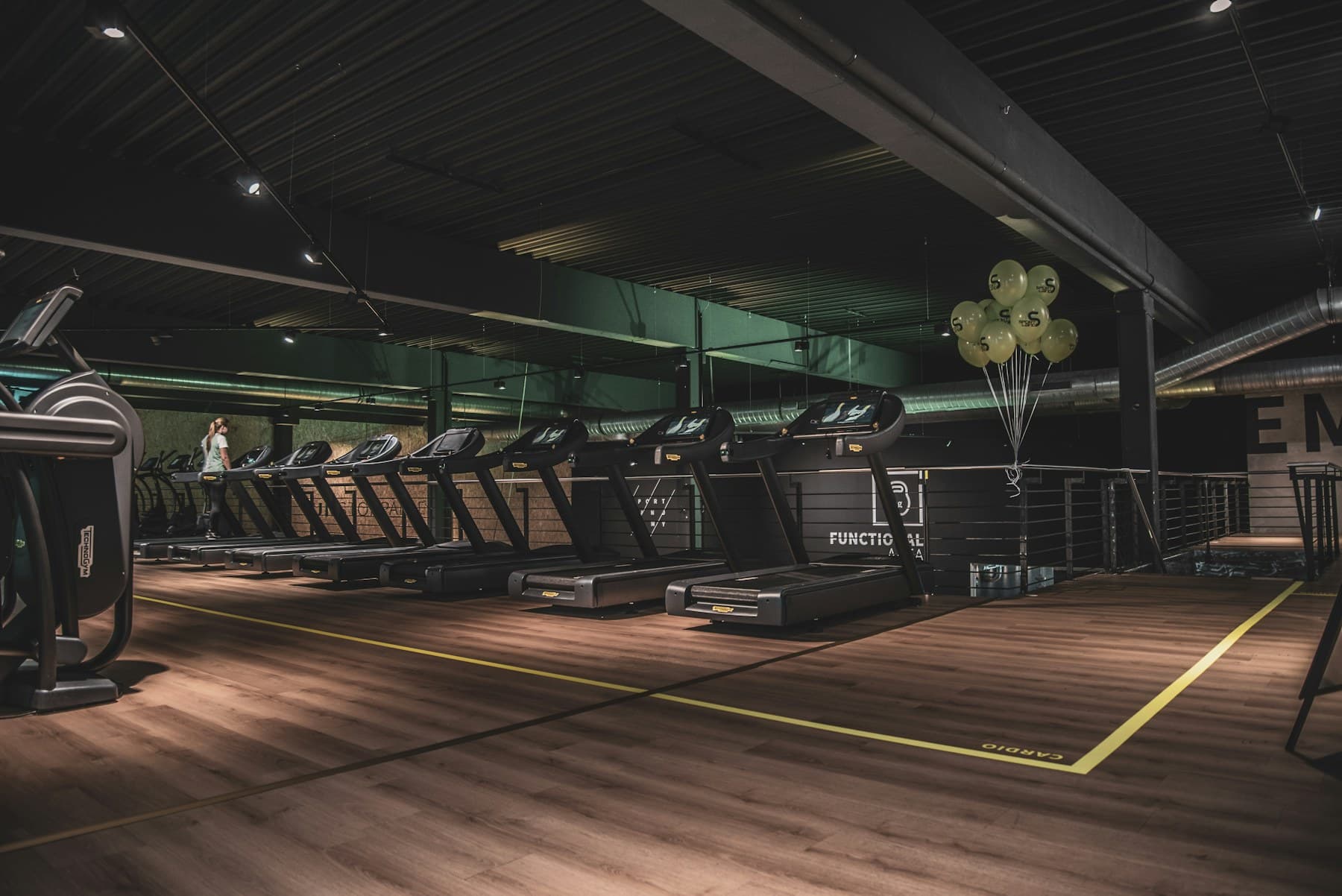Fit Leeuwarden: loopbanden in een fitnesslocatie in de stad